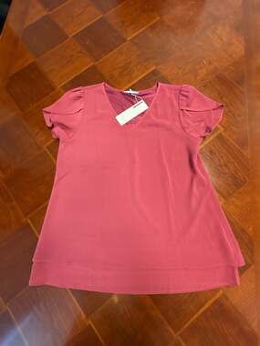 Furnex Women's Petal Short Sleeve V-Neck Double Layer Blouse